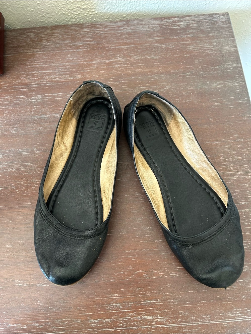 Frye Ballet Flats - Black Leather - size 6 - Picture 2 of 5